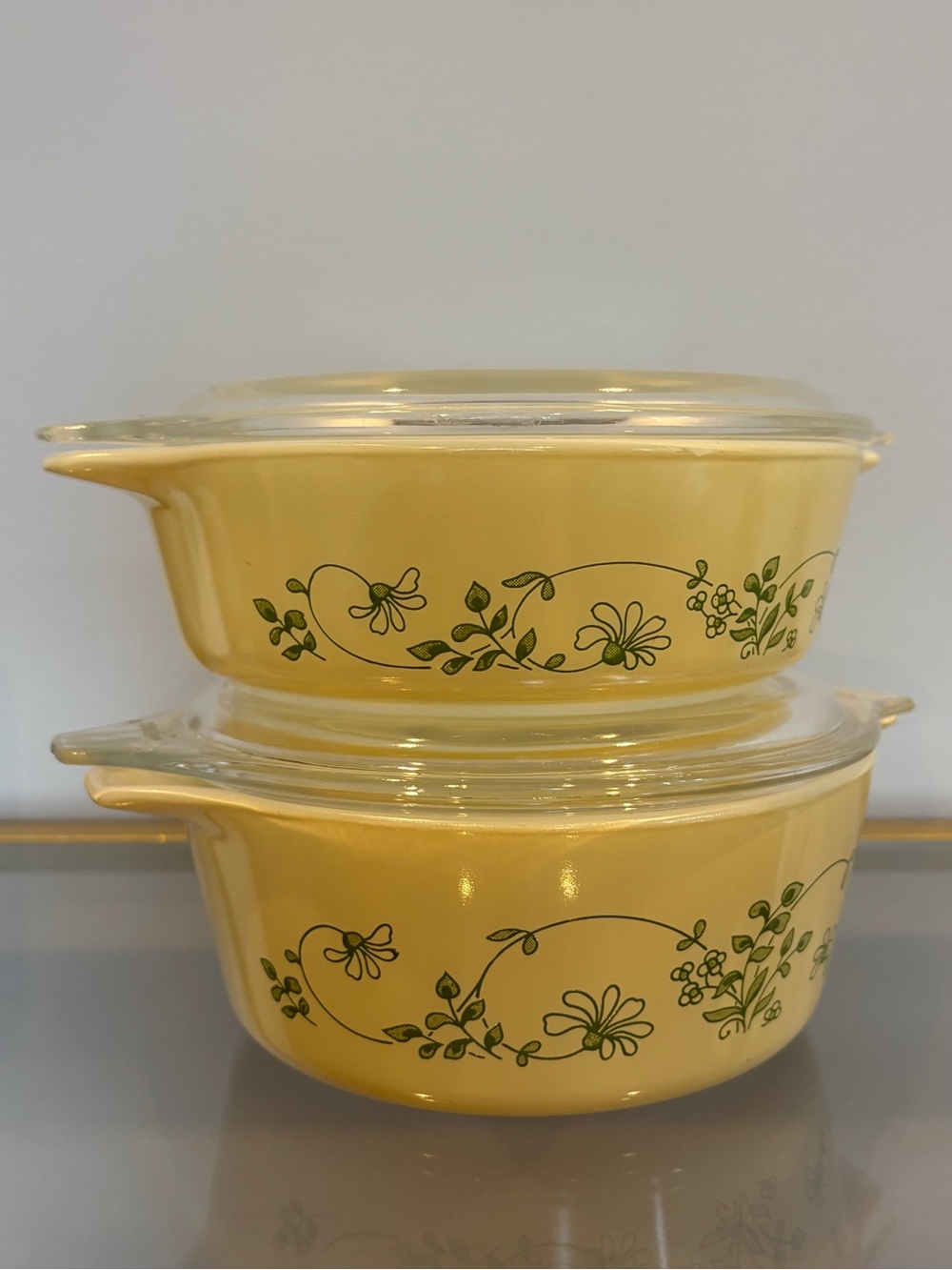 Set of 2 PYREX SHENANDOAH Covered Casserole Dishes W/ Lids 471-B, 472-B